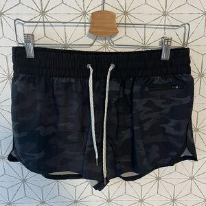 Vuori Clementine Camo Short